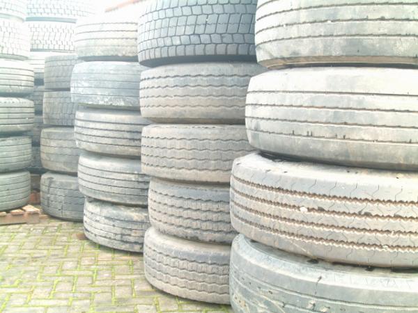 BRIDGESTONE 295/80/22.5